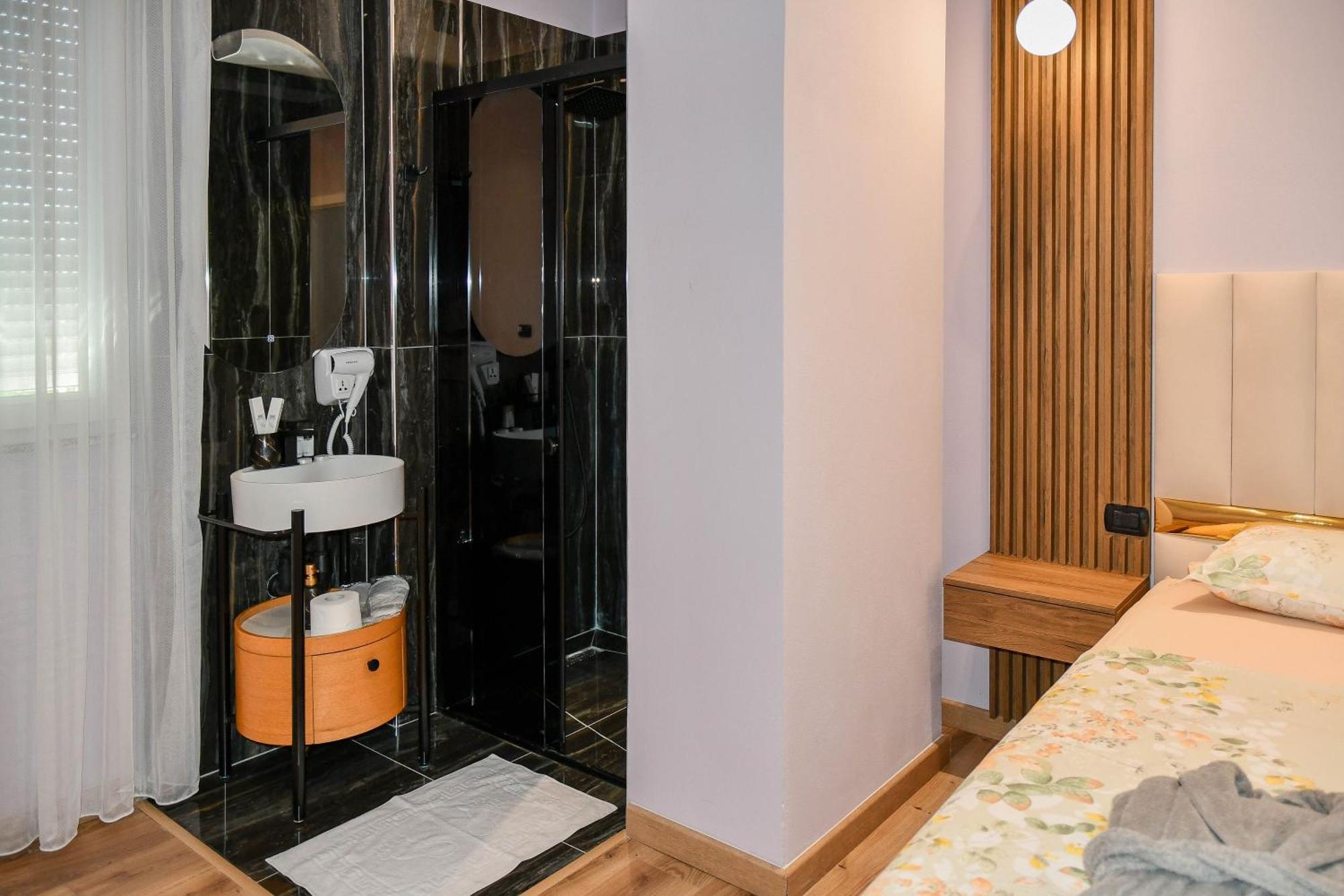 Hata Luxury Apartments Shkodër Eksteriør billede